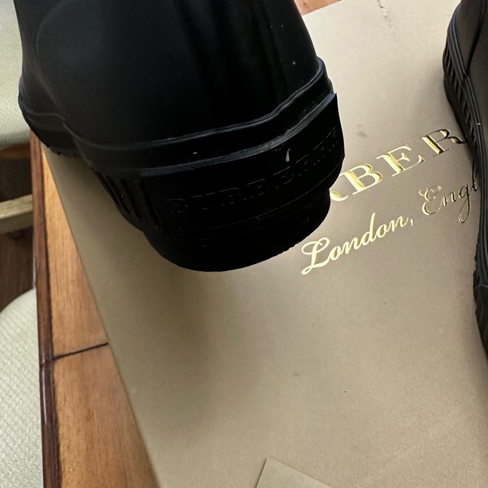Burberry rain boots … - Picture 7 of 8